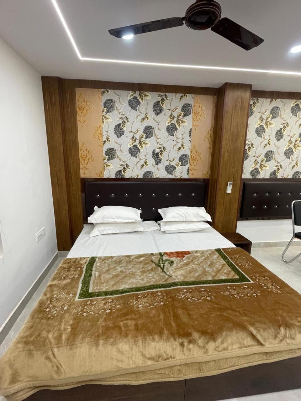 Bed and Breakfast Kashi Imperial Varanasi Exterior foto